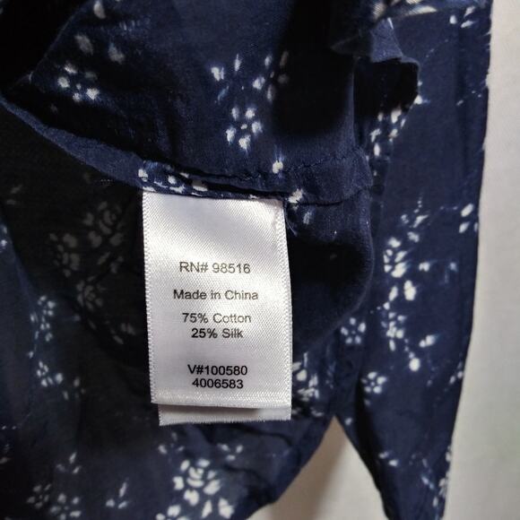 Coldwater Creek Floral Navy Silk Pintuck Women's Button Up Blouse Top Sz 16/18W - Picture 6 of 8